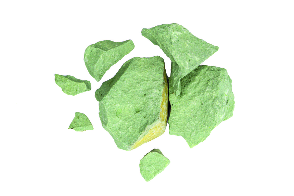 Green,Cosmetic,Clay,In,Pieces